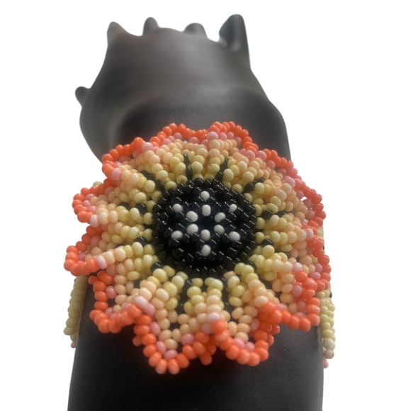 Mexican Huichol Beaded Bracelet, Czech Glass Beads, Flower - Picture 2 of 7